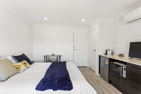 Whale Studio 1a Ocean Street - Surfers Paradise Gold Coast 6