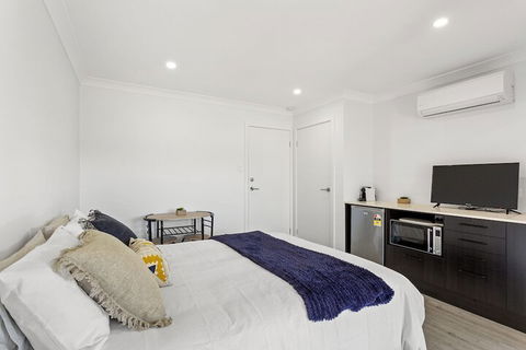 Whale Studio 1a Ocean Street - Surfers Paradise Gold Coast 4