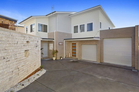 Whale Studio 1a Ocean Street - Surfers Paradise Gold Coast 1