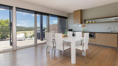 ST ANDREWS BEACH APARTMENT 4.01 - Surfers Paradise Gold Coast 2