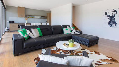 ST ANDREWS BEACH APARTMENT 4.01 - Surfers Paradise Gold Coast 4