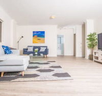 Convenient Rockdale Apartment Next To Station  Beach - Surfers Paradise Gold Coast