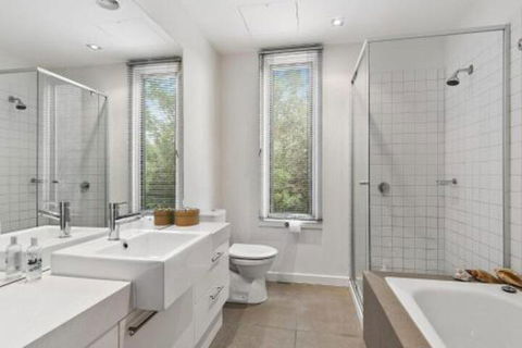 POINT GREY APARTMENT ONE VIEWPOINT - Surfers Paradise Gold Coast 6