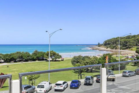 WATERFRONT SEVEN In The Heart Of Lorne - Surfers Paradise Gold Coast 3