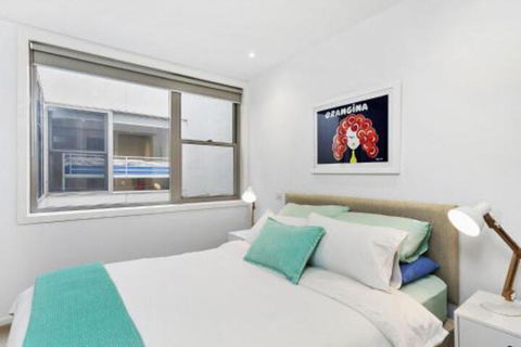 WATERFRONT TWO Position Perfect NEW LISTING 2019 - Surfers Paradise Gold Coast 6