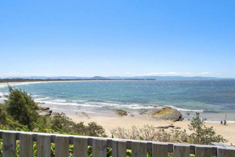 Amazing Aspects Perched Above Tilbury Cove - Surfers Paradise Gold Coast 2