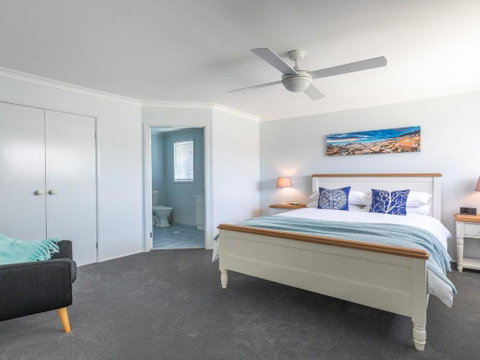 Azure Waters Perfectly Positioned With Ocean Views - Surfers Paradise Gold Coast 6