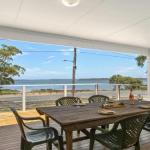 Bellevue Overlooking Serene Lake Woolumboola - Surfers Paradise Gold Coast 0