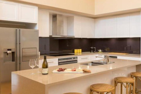 Callala Breeze Access To Indoor Community Pool - Surfers Paradise Gold Coast 3