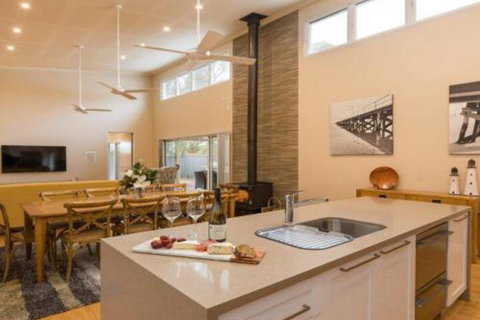 Callala Breeze Access To Indoor Community Pool - Surfers Paradise Gold Coast 0