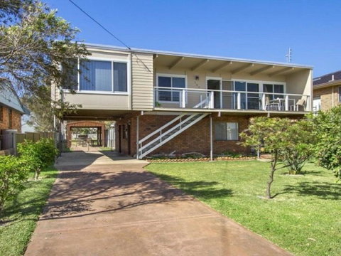 Dolphin Breeze Fully Fenced & Pet Friendly - Surfers Paradise Gold Coast 4