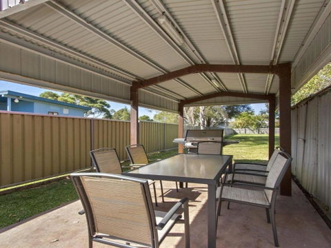Dolphin Breeze Fully Fenced & Pet Friendly - Surfers Paradise Gold Coast 5