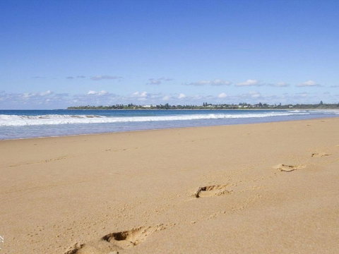 Dolphin Breeze Fully Fenced & Pet Friendly - Surfers Paradise Gold Coast 2