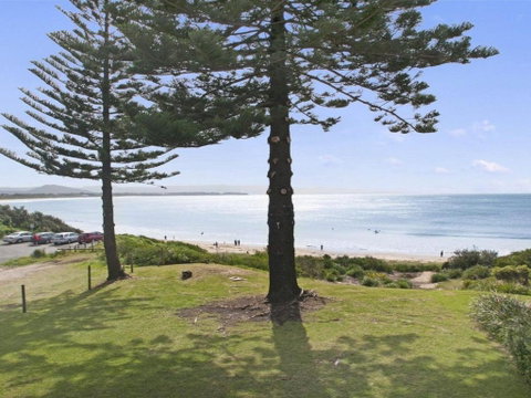 Dolphin Breeze Fully Fenced & Pet Friendly - Surfers Paradise Gold Coast 6