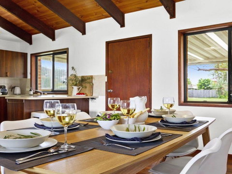 Sea Bird Close To Beach Shops & Cafes - Surfers Paradise Gold Coast 3