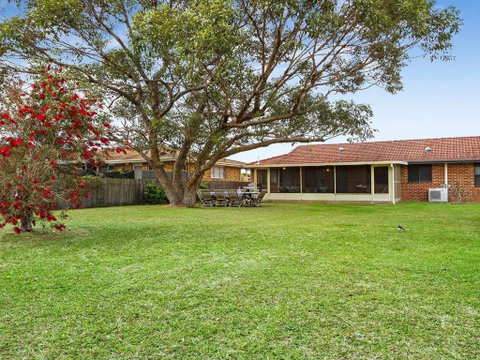 Sea Bird Close To Beach Shops & Cafes - Surfers Paradise Gold Coast 4