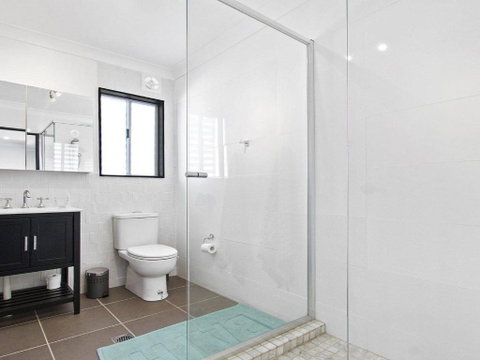 Sunset Beach Situated Between Two Beaches & A Lake - Surfers Paradise Gold Coast 2