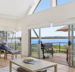 Tilbury Breeze ocean views comfort  style - Surfers Paradise Gold Coast