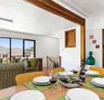 Time to Unwind old style charm - Surfers Paradise Gold Coast