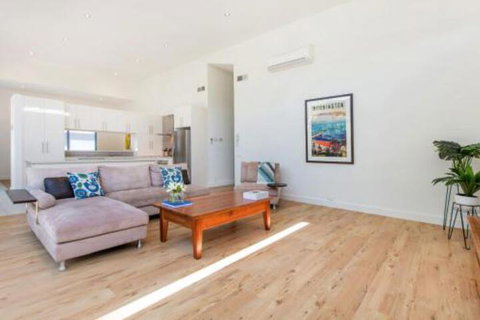 PALM COURT RETREAT MORNINGTON - Surfers Paradise Gold Coast 4