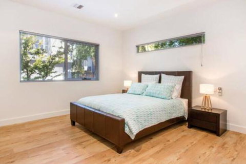 PALM COURT RETREAT MORNINGTON - Surfers Paradise Gold Coast 2