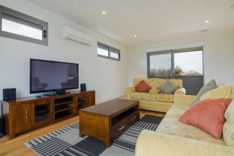 PIER 55 DROMANA... - Surfers Paradise Gold Coast 6