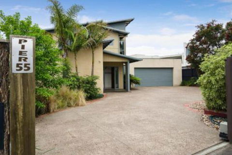 PIER 55 DROMANA... - Surfers Paradise Gold Coast 5