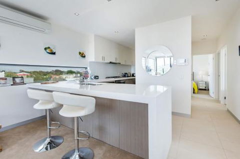 THE PENTHOUSE MORNINGTON - Surfers Paradise Gold Coast 1