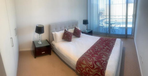 RNR Light Square - Surfers Paradise Gold Coast 2