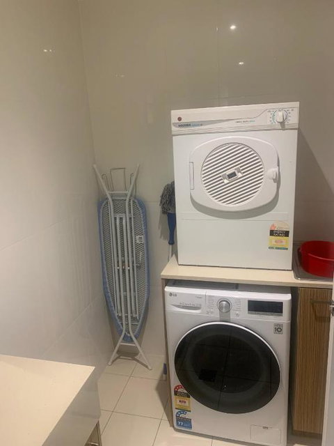 RNR Light Square - Surfers Paradise Gold Coast 4