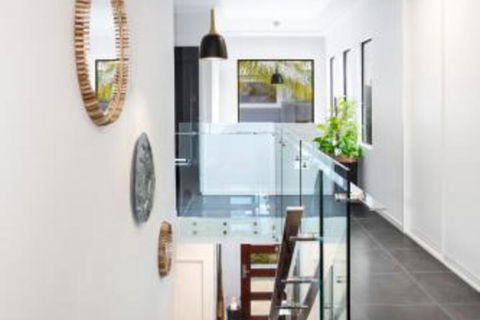 WINDFALL In PALM COVE - Surfers Paradise Gold Coast 7