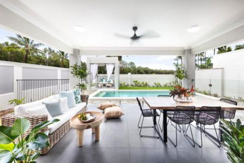 WINDFALL In PALM COVE - Surfers Paradise Gold Coast 5