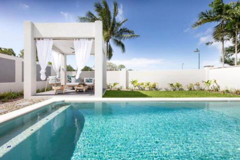 WINDFALL In PALM COVE - Surfers Paradise Gold Coast 0