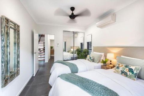 WINDFALL In PALM COVE - Surfers Paradise Gold Coast 3