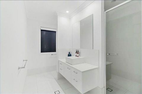 THE BEACH OASIS At 360 - Surfers Paradise Gold Coast 4