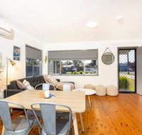 Sun Shack at Culburra Pet Friendly 3 Mins to Beach - Surfers Paradise Gold Coast
