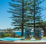Perfectly Positioned Beachfront Apartment Unit 6 - Surfers Paradise Gold Coast