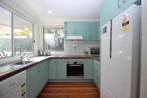 MAGIC BEACH HOUSE PET FRIENDLY - Surfers Paradise Gold Coast 4