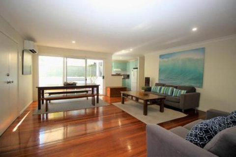 MAGIC BEACH HOUSE PET FRIENDLY - Surfers Paradise Gold Coast 5