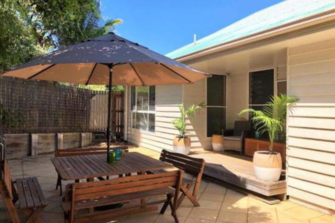 MAGIC BEACH HOUSE PET FRIENDLY - Surfers Paradise Gold Coast 0