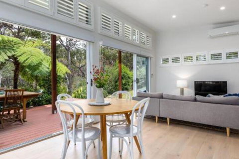 Studio By The Bay :: Jervis Bay Rentals - Surfers Paradise Gold Coast 4