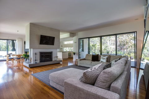Kalina Retreat Tennis & Pool - Surfers Paradise Gold Coast 4
