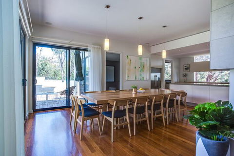 Kalina Retreat Tennis & Pool - Surfers Paradise Gold Coast 1