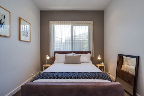 Kalina Retreat Tennis & Pool - Surfers Paradise Gold Coast 5