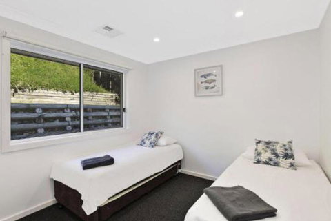 Luxurious Lake Front Long Jetty - Surfers Paradise Gold Coast 7