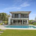 WATERFRONT HOME BORDERING MOOLOOLABA - Surfers Paradise Gold Coast 0