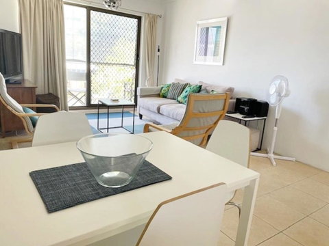 Bird Song - Surfers Paradise Gold Coast 6