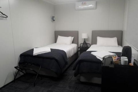 Cornwall House Accommodation - Surfers Paradise Gold Coast 5