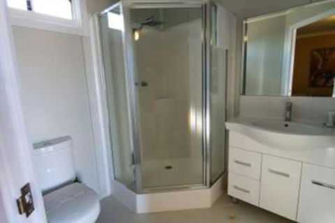 Cornwall House Accommodation - Surfers Paradise Gold Coast 6