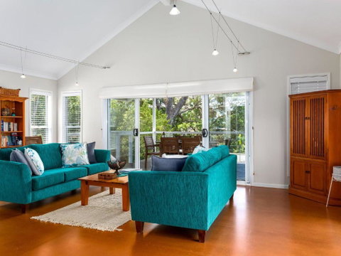Akarana Beach House :: Jervis Bay Rentals - Surfers Paradise Gold Coast 3